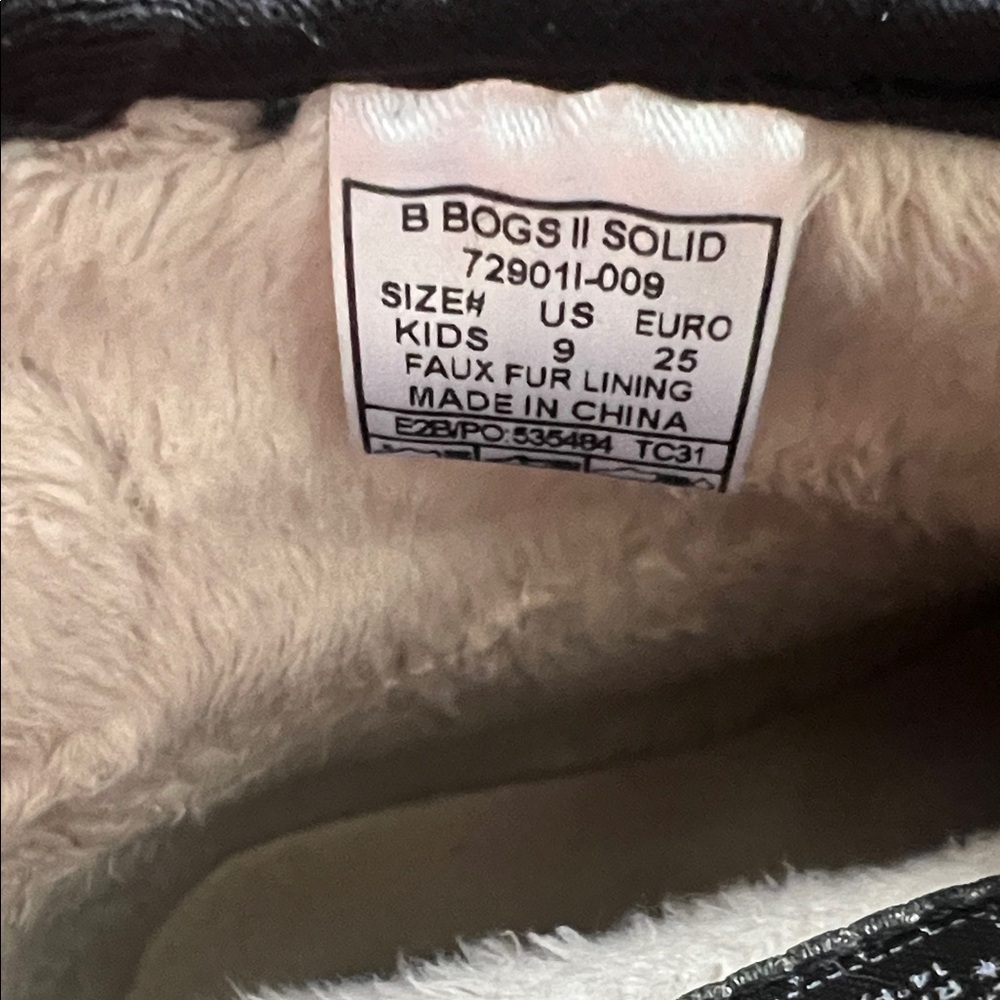 Bogs Black Kids Boots - Picture 9 of 13